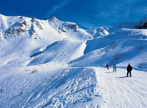 Xtrallusion offers independent self-guided Walking, Adventure, Activity, Skiing and Paragliding Holiday itineraries on the Italian Rivieras, in the Italian Lakes, in the Italian Alps and in some of the most beautiful corners of Italy.